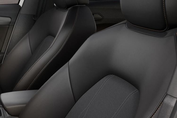 cupra leon hatchback 1.5 etsi v1 design edition 5dr dsg detail view
