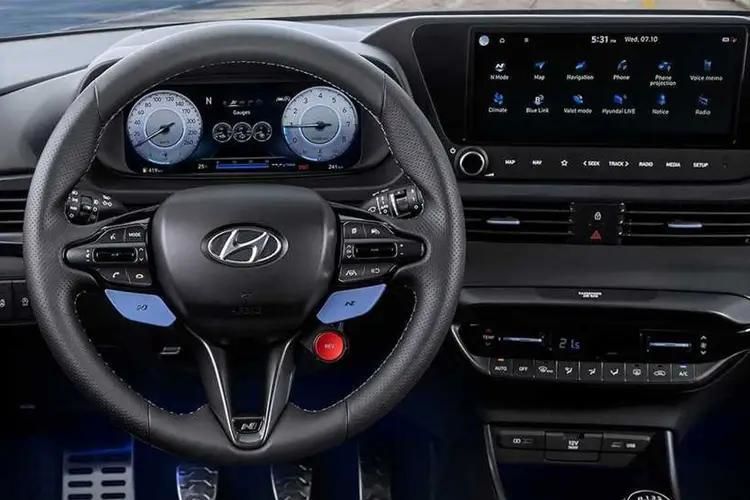 hyundai i20 hatchback 1.0t gdi advance 5dr inside view